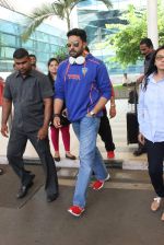 Abhishek Bachchan snapped at airport on 21st Oct 2015